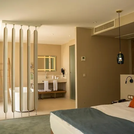 Resort Wave